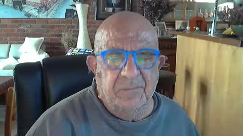 Snapshot of patvac chatting on 10/20/25, 11:16 patvac online show from 10/20/25, 11:16