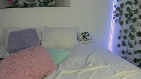 Snapshot of pau_delima__ chatting on 12/19/24, 01:50 paulina online show from 12/19/24, 01:50