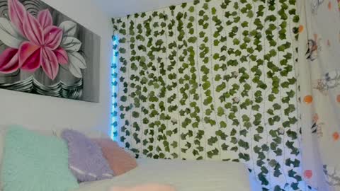 Snapshot of pau_delima__ chatting on 02/04/25, 11:27 paulina online show from 02/04/25, 11:27