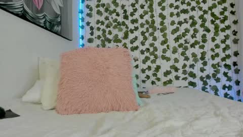 Snapshot of pau_delima__ chatting on 02/05/25, 02:29 paulina online show from 02/05/25, 02:29