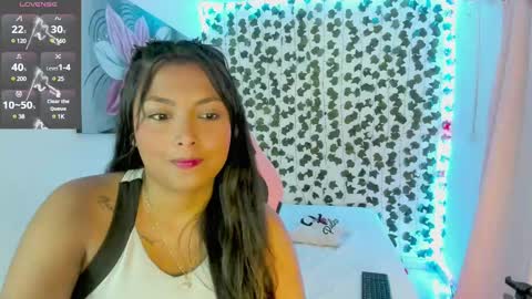 Snapshot of pau_delima__ chatting on 03/08/25, 10:32 paulina online show from 03/08/25, 10:32