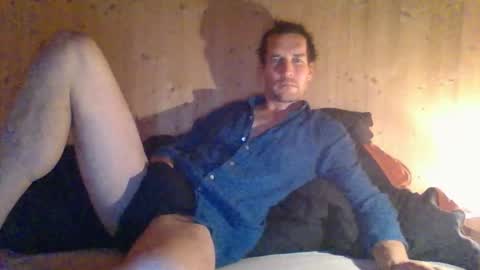 Snapshot of paueriwan chatting on 11/12/25, 08:08 paueriwan online show from 11/12/25, 08:08