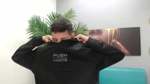 Snapshot of paul_ponce chatting on 10/12/25, 12:26 PAUL online show from 10/12/25, 12:26