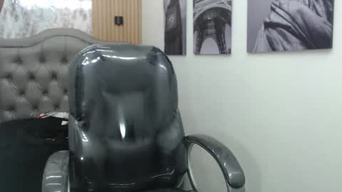 Snapshot of paul_ponce chatting on 11/01/25, 01:02 PAUL online show from 11/01/25, 01:02