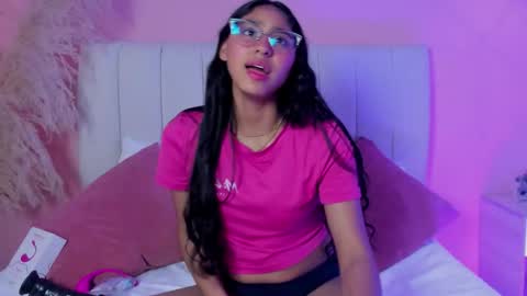 Snapshot of paulacastilla chatting on 11/20/25, 04:56 Pau online show from 11/20/25, 04:56