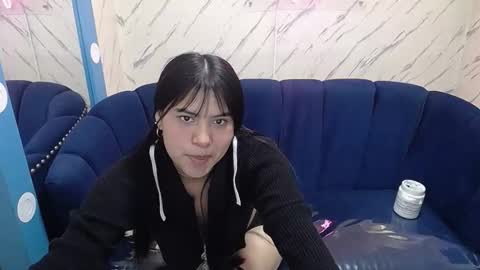 Snapshot of paulette_v chatting on 01/28/25, 04:08 Live 800am 200pm COLOMBIAN HOUR online show from 01/28/25, 04:08