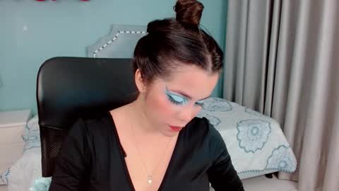 Snapshot of paulina_doll_ chatting on 10/27/25, 07:40 Paulina online show from 10/27/25, 07:40