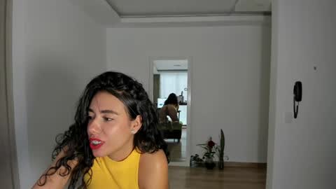 Snapshot of paulina_dossantos chatting on 02/02/25, 08:30 paulina online show from 02/02/25, 08:30