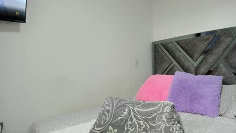 Paulina online show from 10/14/25, 07:36