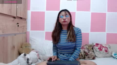 Snapshot of paulina_mosh chatting on 11/10/25, 11:53 Paulina mosh online show from 11/10/25, 11:53