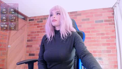 Snapshot of paulinabarnett_ chatting on 12/18/24, 12:32 Paulina online show from 12/18/24, 12:32