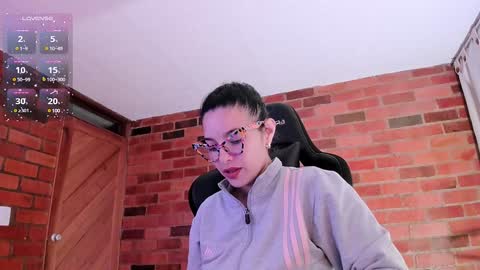 Snapshot of paulinabarnett_ chatting on 12/19/24, 12:24 Paulina online show from 12/19/24, 12:24
