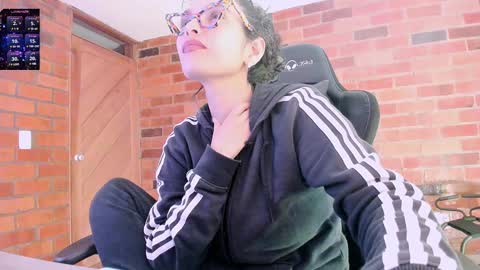 Snapshot of paulinabarnett_ chatting on 12/28/24, 12:15 Paulina online show from 12/28/24, 12:15