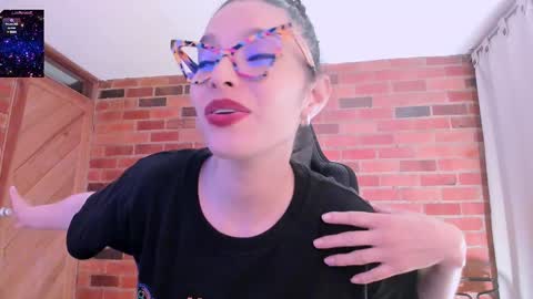 Snapshot of paulinabarnett_ chatting on 01/05/25, 03:32 Paulina online show from 01/05/25, 03:32