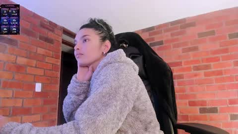 Snapshot of paulinabarnett_ chatting on 01/07/25, 01:49 Paulina online show from 01/07/25, 01:49