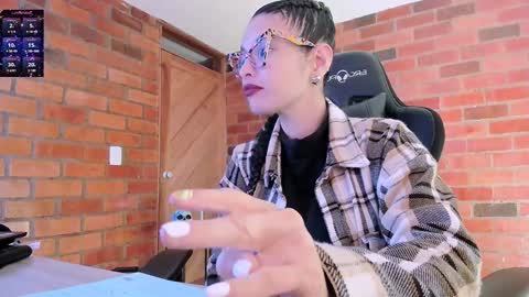 Snapshot of paulinabarnett_ chatting on 01/11/25, 12:55 Paulina online show from 01/11/25, 12:55