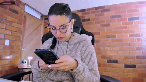 Snapshot of paulinabarnett_ chatting on 01/11/25, 02:15 Paulina online show from 01/11/25, 02:15