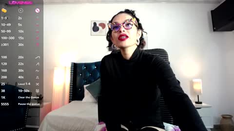 Snapshot of paulinabarnett_ chatting on 02/13/25, 12:21 Paulina online show from 02/13/25, 12:21