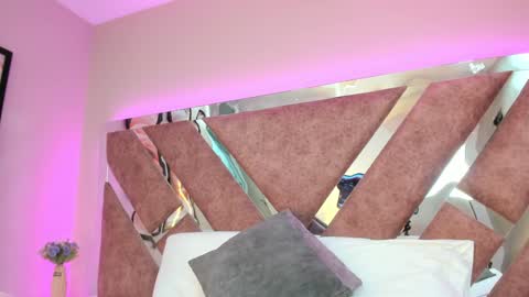 Snapshot of paulinaduarte_ chatting on 12/24/24, 12:33 Paulina online show from 12/24/24, 12:33