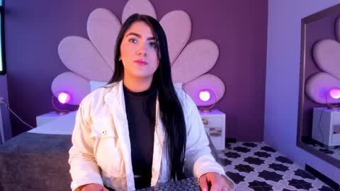 Snapshot of paulinaduarte_ chatting on 01/23/25, 01:24 Paulina online show from 01/23/25, 01:24