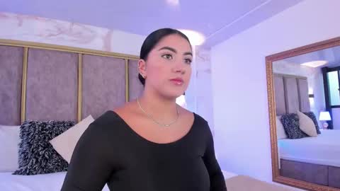 Snapshot of paulinaduarte_ chatting on 09/19/25, 12:39 Paulina online show from 09/19/25, 12:39