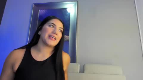 Snapshot of paulinaduarte_ chatting on 09/23/25, 11:46 Paulina online show from 09/23/25, 11:46
