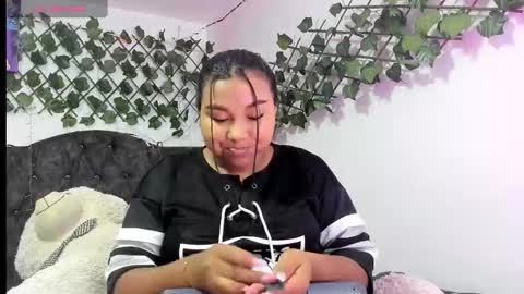 Snapshot of paulinaswan_ chatting on 10/29/25, 04:09 Paulina online show from 10/29/25, 04:09