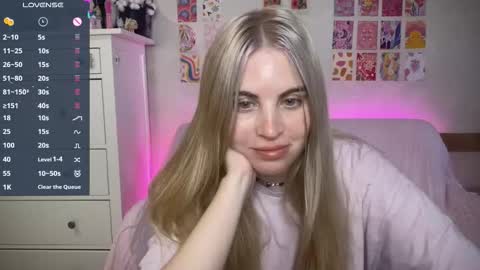 Allisses online show from 10/08/25, 06:33