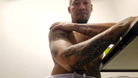 Snapshot of pcuddy3 chatting on 02/20/25, 10:48 Phenomenal online show from 02/20/25, 10:48