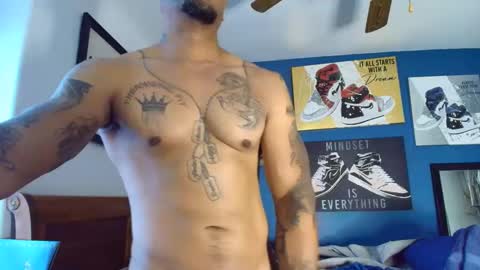 Snapshot of pcuddy3 chatting on 11/04/25, 03:55 Phenomenal online show from 11/04/25, 03:55