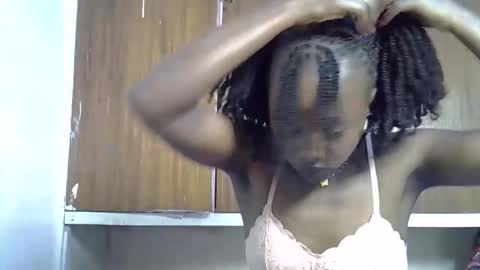 Snapshot of peachy_ebony chatting on 10/26/25, 03:45 peachy_ebony online show from 10/26/25, 03:45