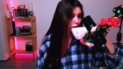 Snapshot of peachybabe__ chatting on 10/14/25, 02:29 Peachy online show from 10/14/25, 02:29