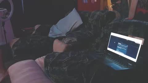 Snapshot of peachycream2017 chatting on 02/09/25, 04:57 Peachycream2017 online show from 02/09/25, 04:57