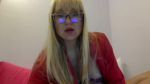 Snapshot of peachymegs chatting on 10/08/25, 05:43 peachymegs online show from 10/08/25, 05:43