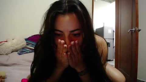 Snapshot of pearl_3 chatting on 02/22/25, 04:29 Pearl online show from 02/22/25, 04:29