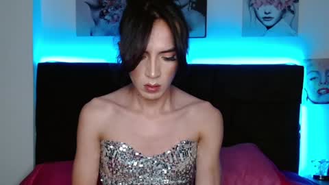 Snapshot of pearlatin chatting on 01/01/25, 01:15 pearlatin online show from 01/01/25, 01:15