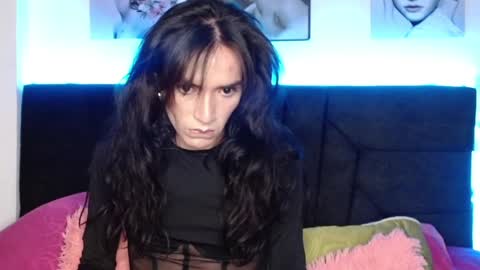 Snapshot of pearlatin chatting on 01/19/25, 02:04 pearlatin online show from 01/19/25, 02:04