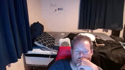 pecker40 online show from 10/24/25, 05:04