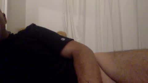 Snapshot of pedro________8 chatting on 10/25/25, 04:24 pedro________8 online show from 10/25/25, 04:24