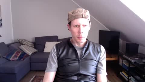 Snapshot of pedrohh chatting on 03/09/25, 03:05 Arno online show from 03/09/25, 03:05