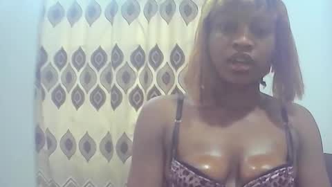 Lizzy online show from 10/31/25, 02:07