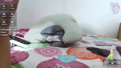 penelope_29 online show from 11/17/25, 01:22