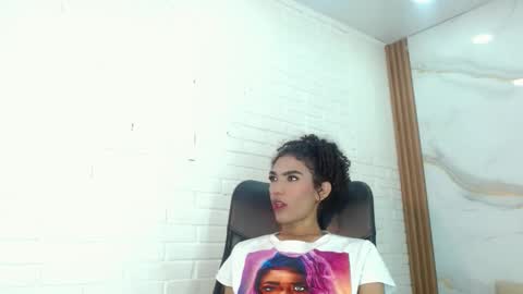 Penelopee Rouse online show from 10/10/25, 07:57