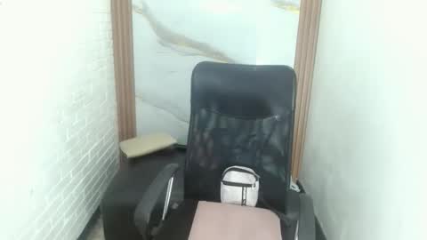 Penelopee Rouse online show from 10/13/25, 07:36