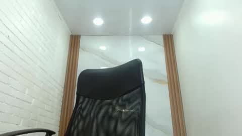 Penelopee Rouse online show from 10/14/25, 10:32