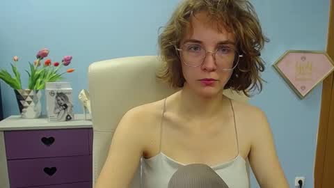 Snapshot of penny_lust chatting on 09/16/25, 06:47 Penny online show from 09/16/25, 06:47