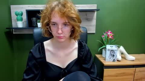 Snapshot of penny_lust chatting on 09/25/25, 06:39 Penny online show from 09/25/25, 06:39