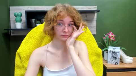 Snapshot of penny_lust chatting on 09/26/25, 06:50 Penny online show from 09/26/25, 06:50