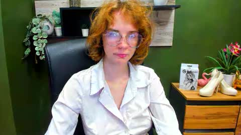 Snapshot of penny_lust chatting on 10/13/25, 06:24 Penny online show from 10/13/25, 06:24