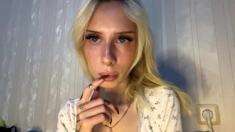 Margot online show from 11/19/25, 02:17